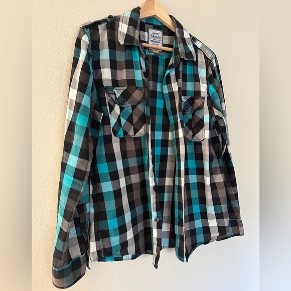 Men's Plaid button down - Picture 3 of 7